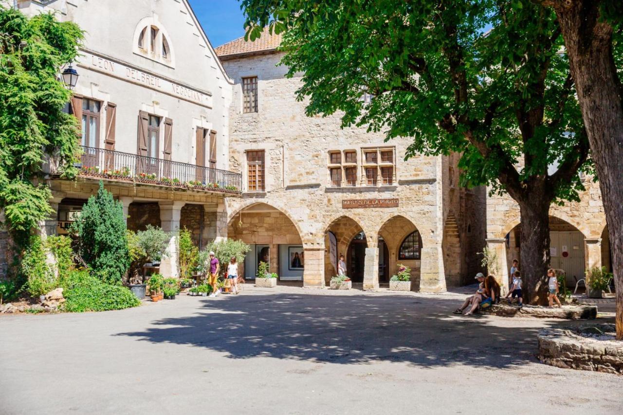 L'Hostellerie De Saint-Jacques Villeneuve-dʼAveyron Exterior foto